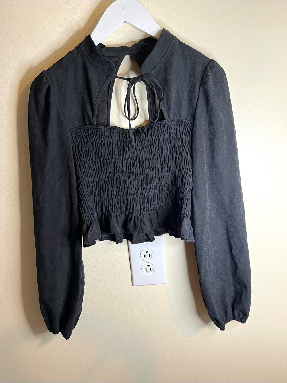 Kirious Los Angeles Black Smocked Tie-Front Long-Sleeve Crop Top
